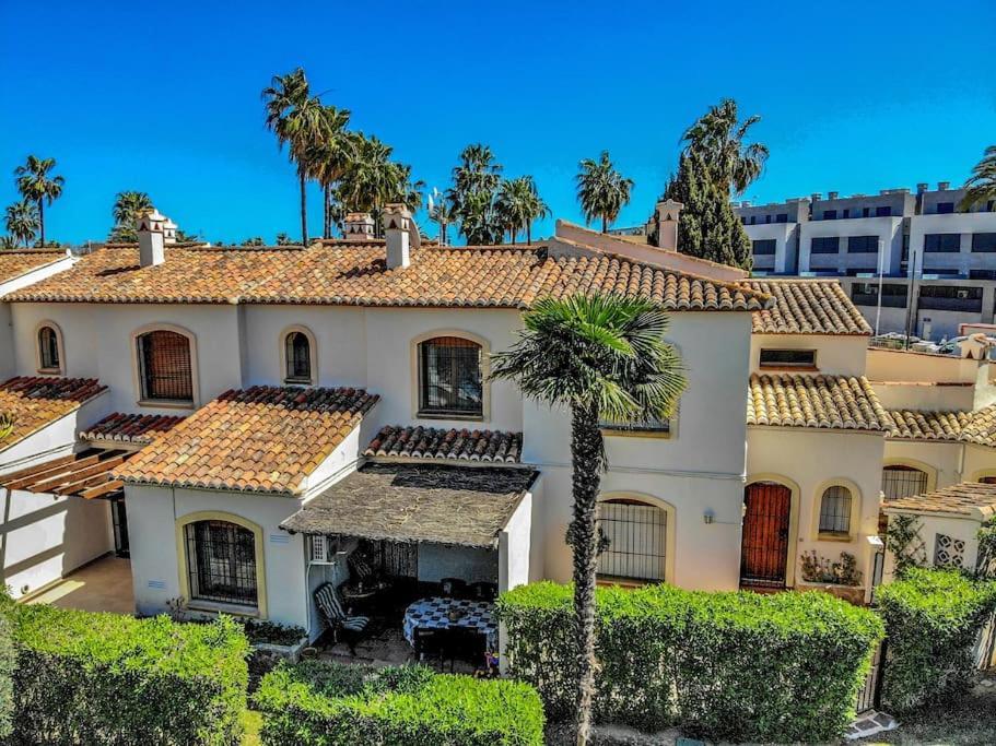 Вилла La Isla Casa Barnaby Platja de Larenal Экстерьер фото