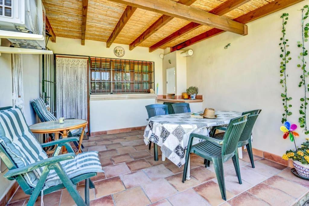 Вилла La Isla Casa Barnaby Platja de Larenal Экстерьер фото