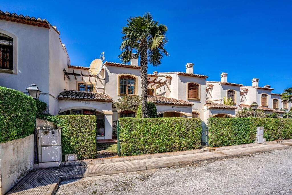 Вилла La Isla Casa Barnaby Platja de Larenal Экстерьер фото