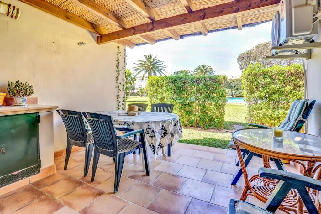 Вилла La Isla Casa Barnaby Platja de Larenal Экстерьер фото