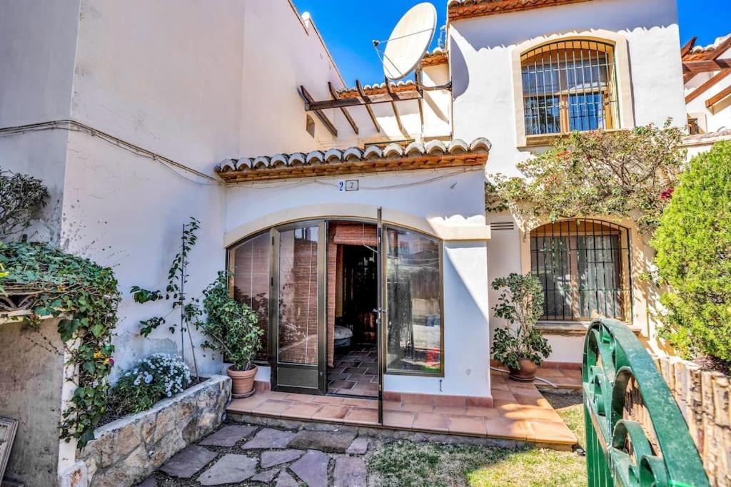 Вилла La Isla Casa Barnaby Platja de Larenal Экстерьер фото