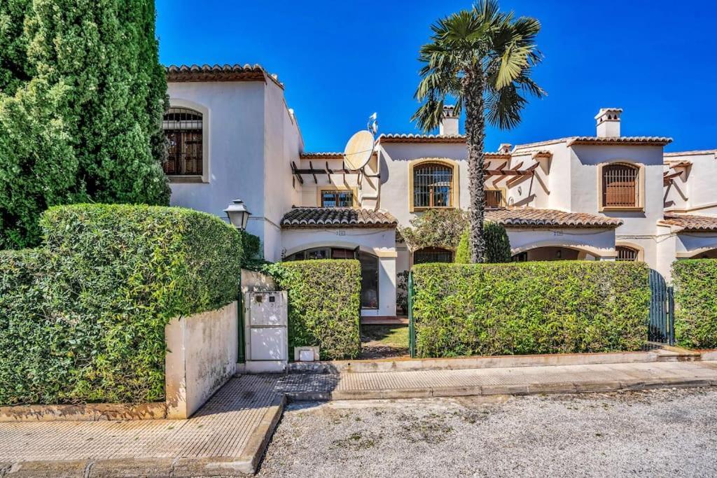 Вилла La Isla Casa Barnaby Platja de Larenal Экстерьер фото